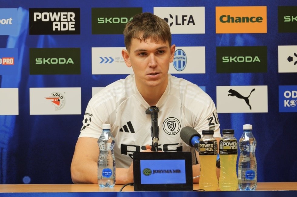 Trenér Bronislav Červenka a Tom Ulbrich po utkání v Mladé Boleslavi